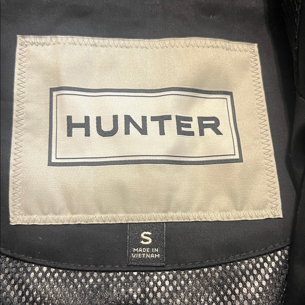 Hunter Women’s Black Water & Wind Resistant Rain Jacket NEW Small - Picture 9 of 12